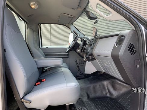 Used 2023 Ford F650 2WD Regular Cab Super Duty image 28
