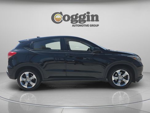 Used 2017 Honda HR-V LX image 6