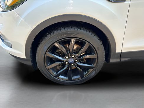 Used 2018 Ford Escape SE w/ SE Sport Appearance Package AWD/4WD image 22