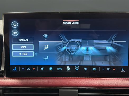 Used 2025 Lincoln Corsair Grand Touring w/ Equipment Group 301A AWD/4WD image 18
