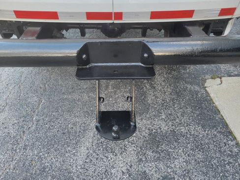 Used 2011 Chevrolet Express 1500 AWD image 16