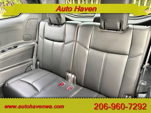 Used 2017 Nissan Pathfinder SL image 12