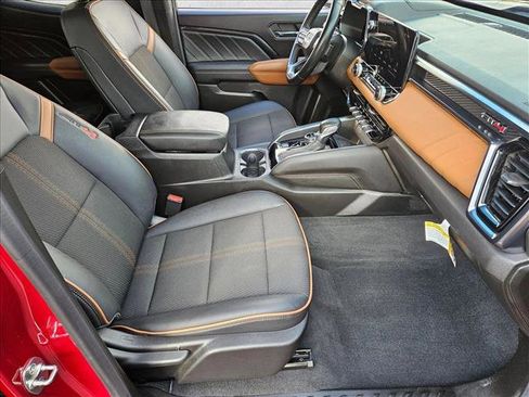 Certified 2024 GMC Canyon AT4 image 18