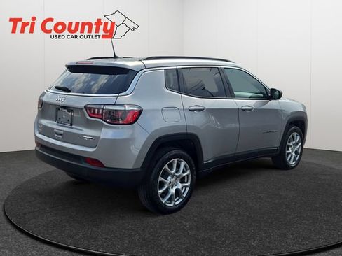 Used 2023 Jeep Compass Latitude AWD/4WD image 8
