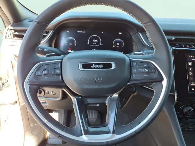 Used 2023 Jeep Grand Cherokee Altitude AWD/4WD image 23