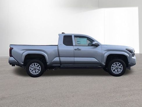 New 2025 Toyota Tacoma SR5 image 4