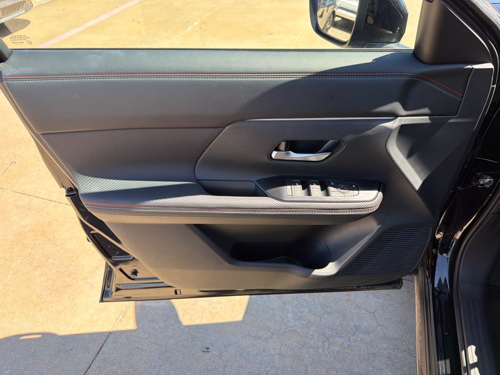 Used 2026 Nissan Kicks SR FWD image 13