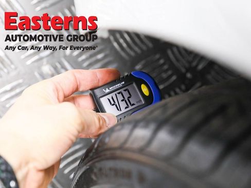 Used 2019 Tesla Model 3 Standard Range image 23