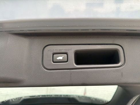 Used 2025 Honda Pilot TrailSport image 12