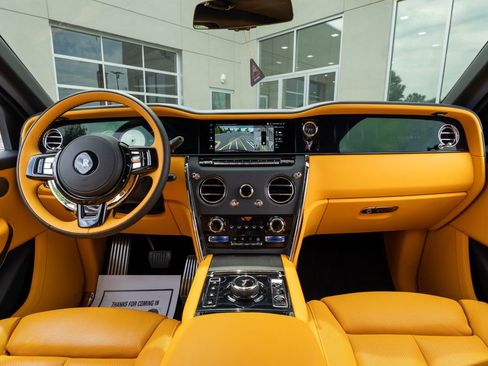 Used 2025 Rolls-Royce Cullinan AWD/4WD image 66