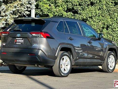 Used 2020 Toyota RAV4 XLE image 4