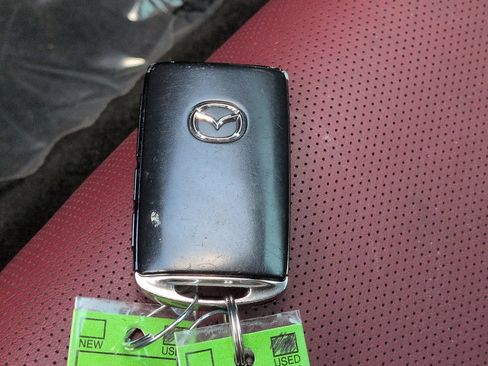 Used 2023 MAZDA MAZDA3 s FWD image 31
