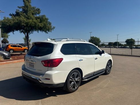 Used 2020 Nissan Pathfinder Platinum FWD image 5