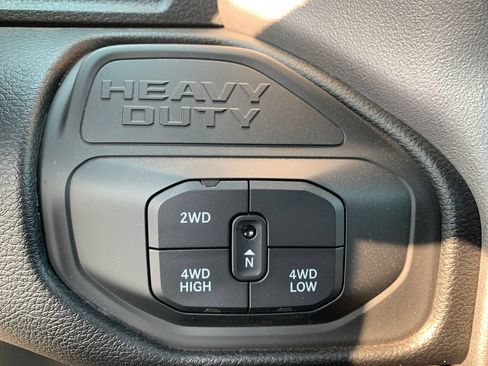 Used 2026 RAM 2500 Laramie AWD/4WD image 24