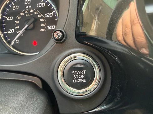 Used 2015 Mitsubishi Outlander SE image 25