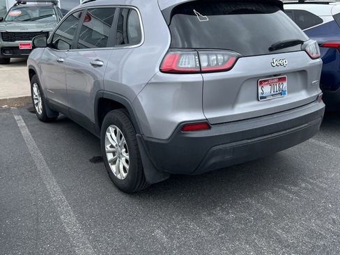 Used 2019 Jeep Cherokee Latitude w/ Cold Weather Group AWD/4WD image 5