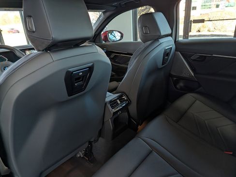 Used 2025 BMW 530i xDrive w/ M Sport Package image 13