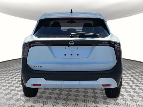 New 2025 Nissan Kicks SV image 4