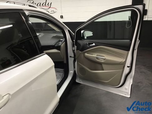 Used 2019 Ford Escape Titanium image 40