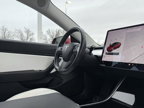Used 2018 Tesla Model 3 Long Range image 26