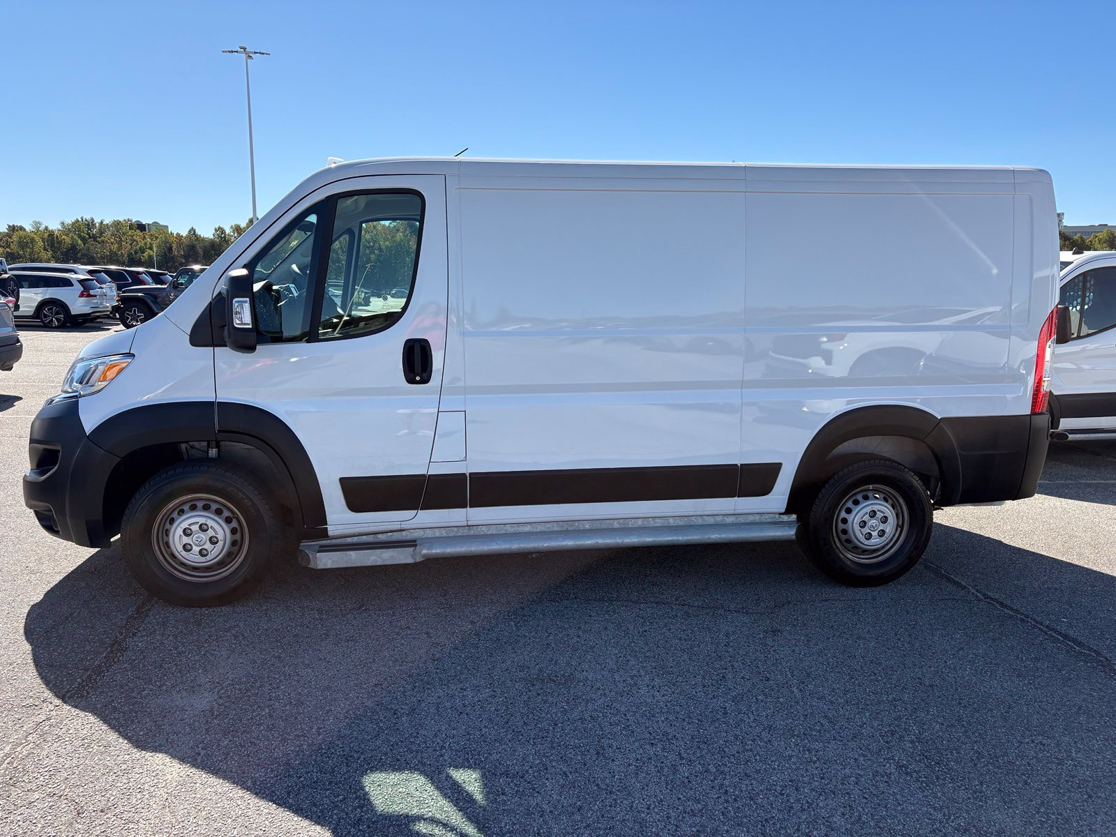 Used 2025 RAM ProMaster 2500 w/ U-Haul Equipment Group FWD image 9