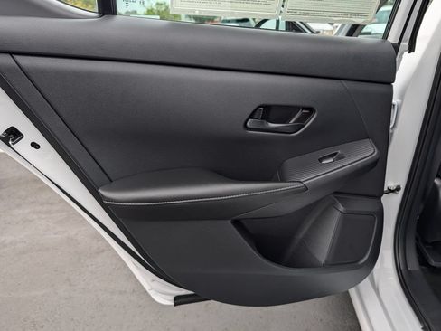 Used 2025 Nissan Sentra SV FWD image 14
