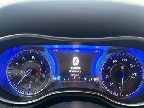 Used 2016 Chrysler 300 C image 13