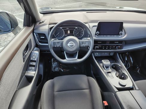 Used 2023 Nissan Rogue S AWD/4WD image 26