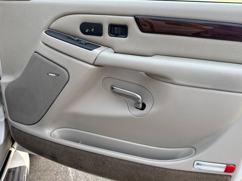 Used 2003 Cadillac Escalade AWD w/ Marketing Vehicle Package image 27