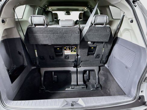 Certified 2024 Toyota Sienna XLE FWD image 39