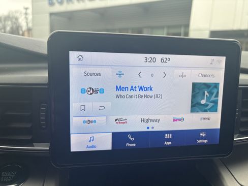 Used 2022 Ford Explorer XLT w/ Equipment Group 202A image 17