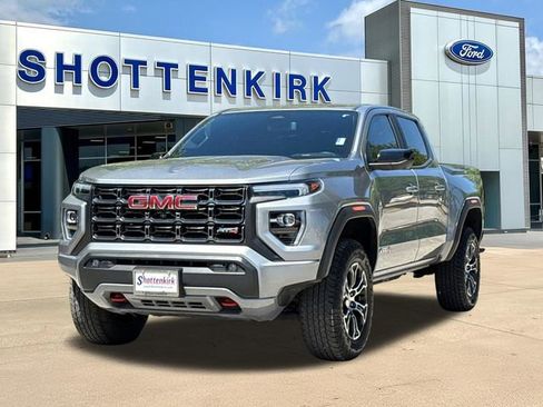 Used 2024 GMC Canyon AT4 w/ Technology Package AWD/4WD image 3