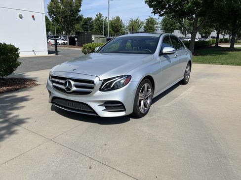 Used 2019 Mercedes-Benz E 300 4MATIC image 6