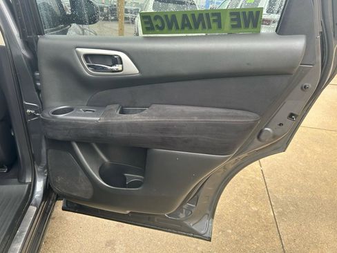 Used 2013 Nissan Pathfinder S image 16