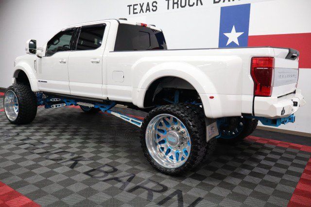 Used 2022 Ford F450 Platinum w/ FX4 Off-Road Package AWD/4WD image 5