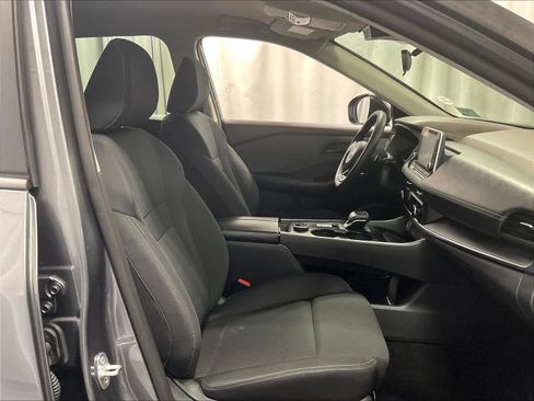 Used 2023 Nissan Rogue S image 11