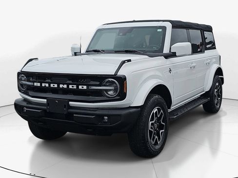 Used 2022 Ford Bronco Outer Banks AWD/4WD image 11