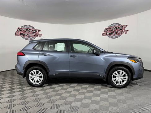 Used 2024 Toyota Corolla Cross L image 8