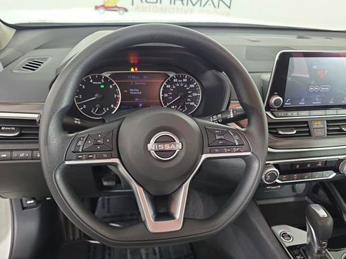 Used 2024 Nissan Altima 2.5 SV image 27