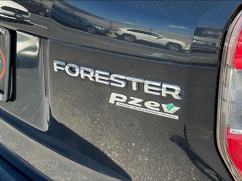 Used 2014 Subaru Forester 2.5i Premium w/ All-Weather Package AWD/4WD image 22