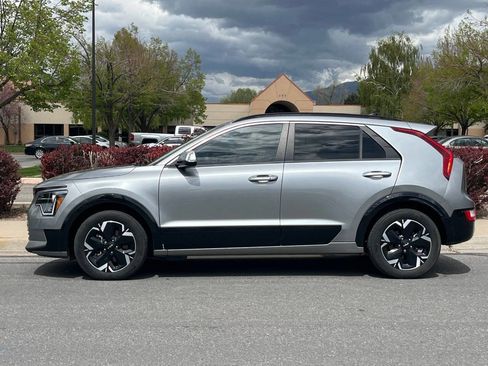 Used 2023 Kia Niro Wind image 2