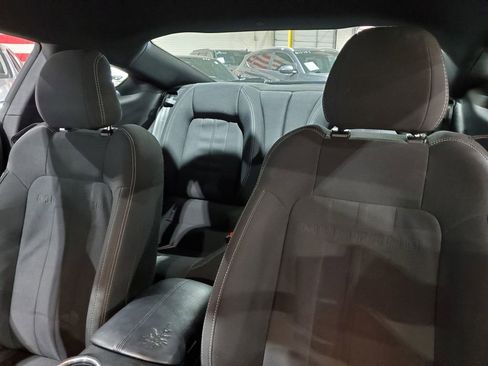 Used 2018 Ford Mustang Coupe w/ Equipment Group 101A RWD image 30