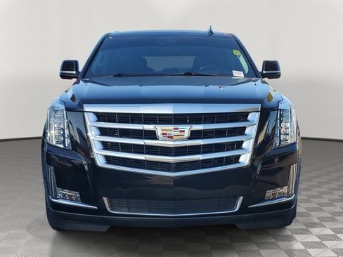 Used 2020 Cadillac Escalade Luxury image 2