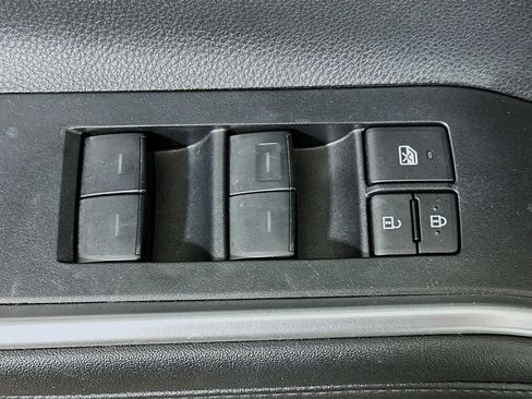 Used 2024 Toyota Highlander LE image 15