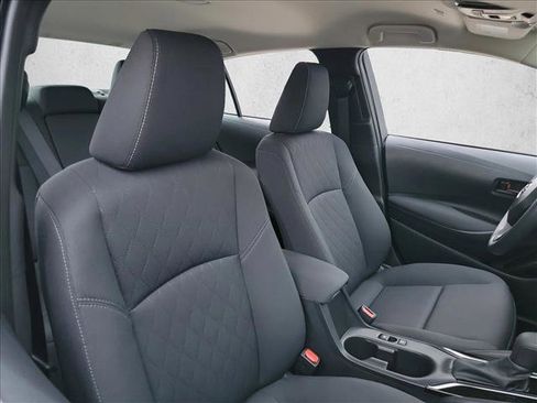 Used 2025 Toyota Corolla LE image 15