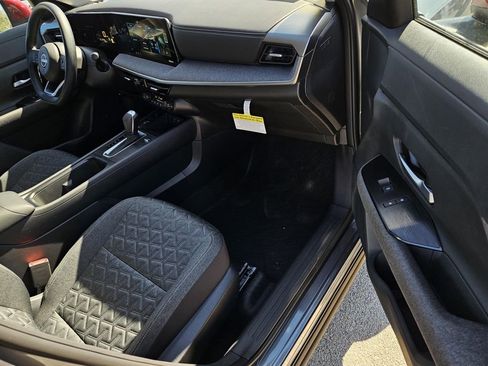 New 2026 Nissan Kicks SV image 5