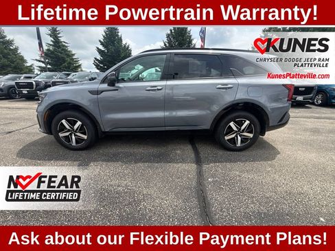 Used 2021 Kia Sorento EX w/ Panoramic Sunroof Package AWD/4WD image 7