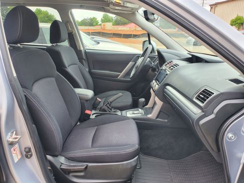 Used 2016 Subaru Forester 2.5i Premium w/ All-Weather Package AWD/4WD image 17