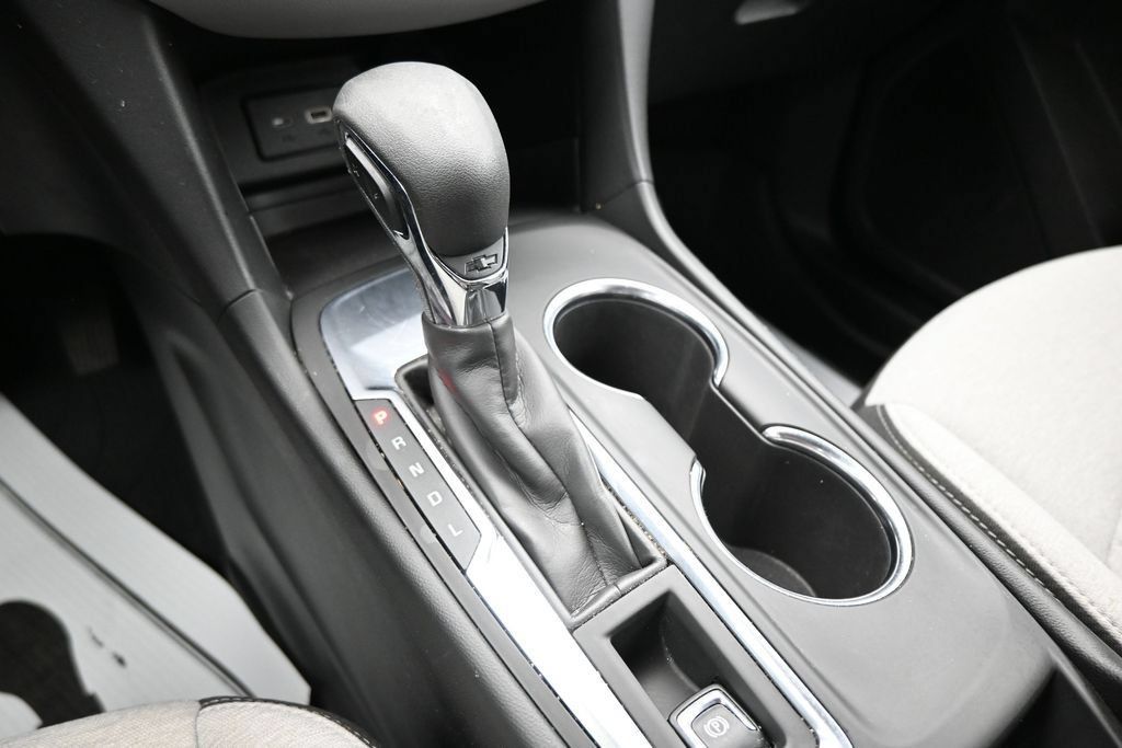Used 2022 Chevrolet Equinox LS w/ LPO, Floor Liner Package FWD image 21