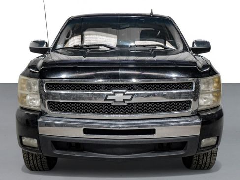 Used 2010 Chevrolet Silverado 1500 LT w/ Regional Value Package image 3